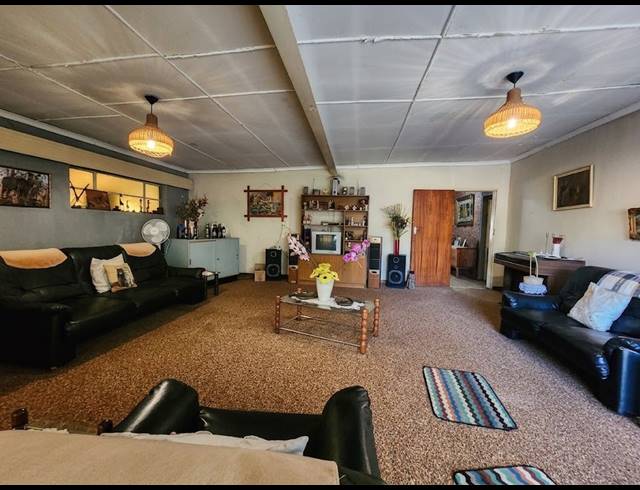 4 BEDROOM HOUSE FOR SALE IN THEOVILLE